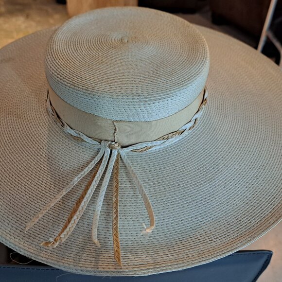 VTG Fedoria Women's Cream Lacquered Straw Large Brim 16" Hat Melania Trump Style - Picture 3 of 5